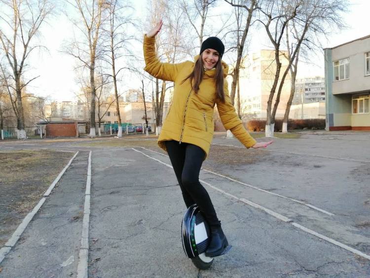 Алена почти освоила баланс