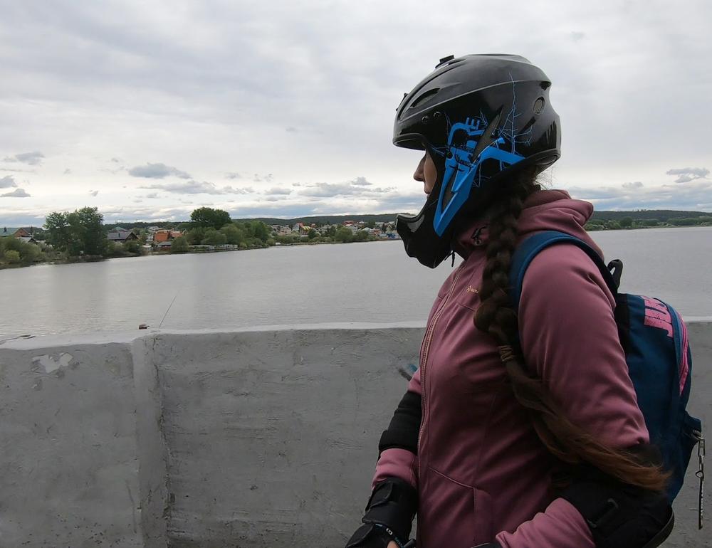 Через плотину