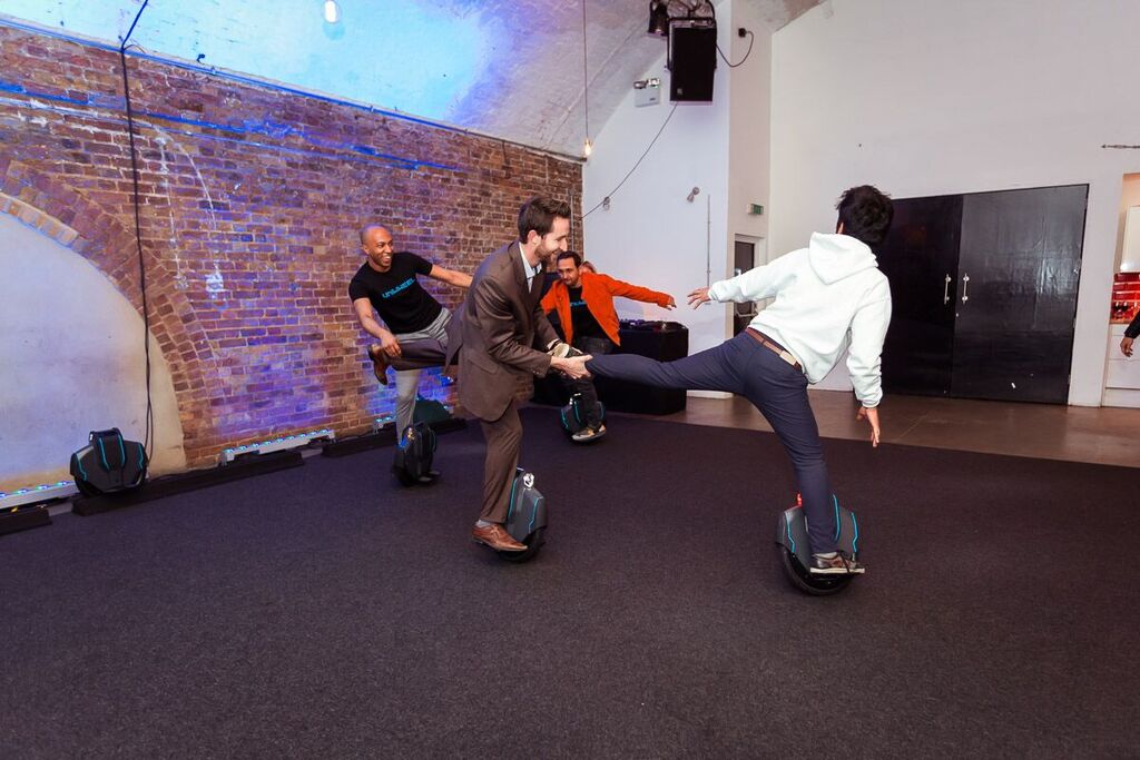 Езда на моноколесе UniWheel