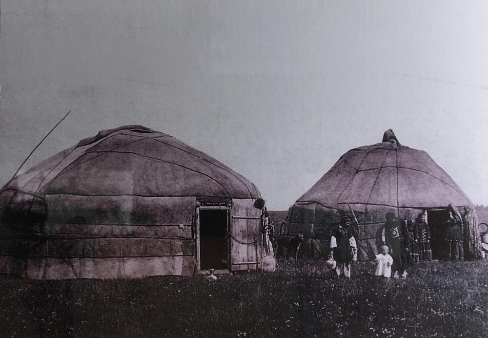 Фото старинных юрт