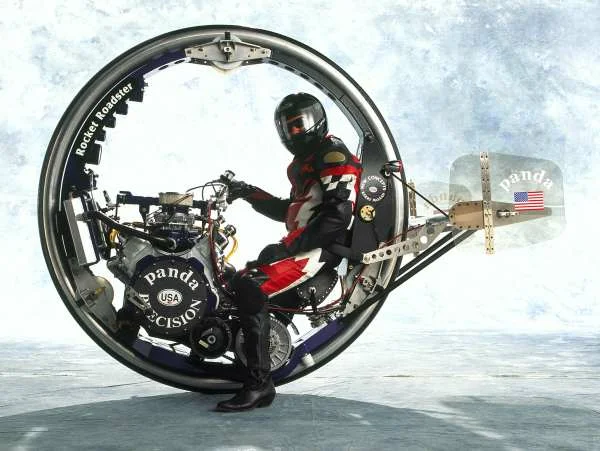 Моноколесо с двигателем V8 и спойлером