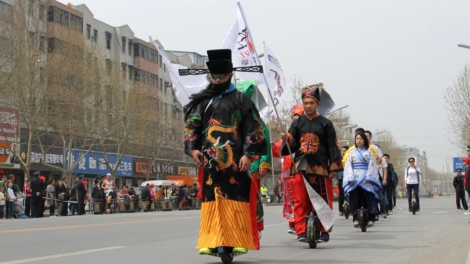 Парад на моноколесах