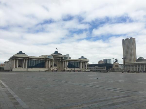 Площадь Сухэ-Батора