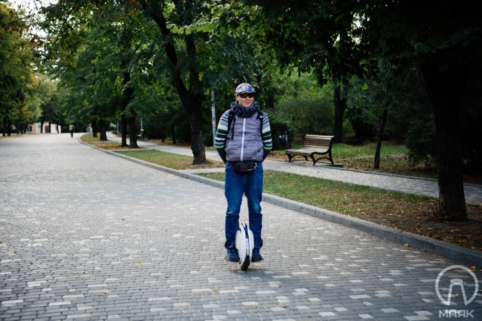 Сергей - езда на моноколесе
