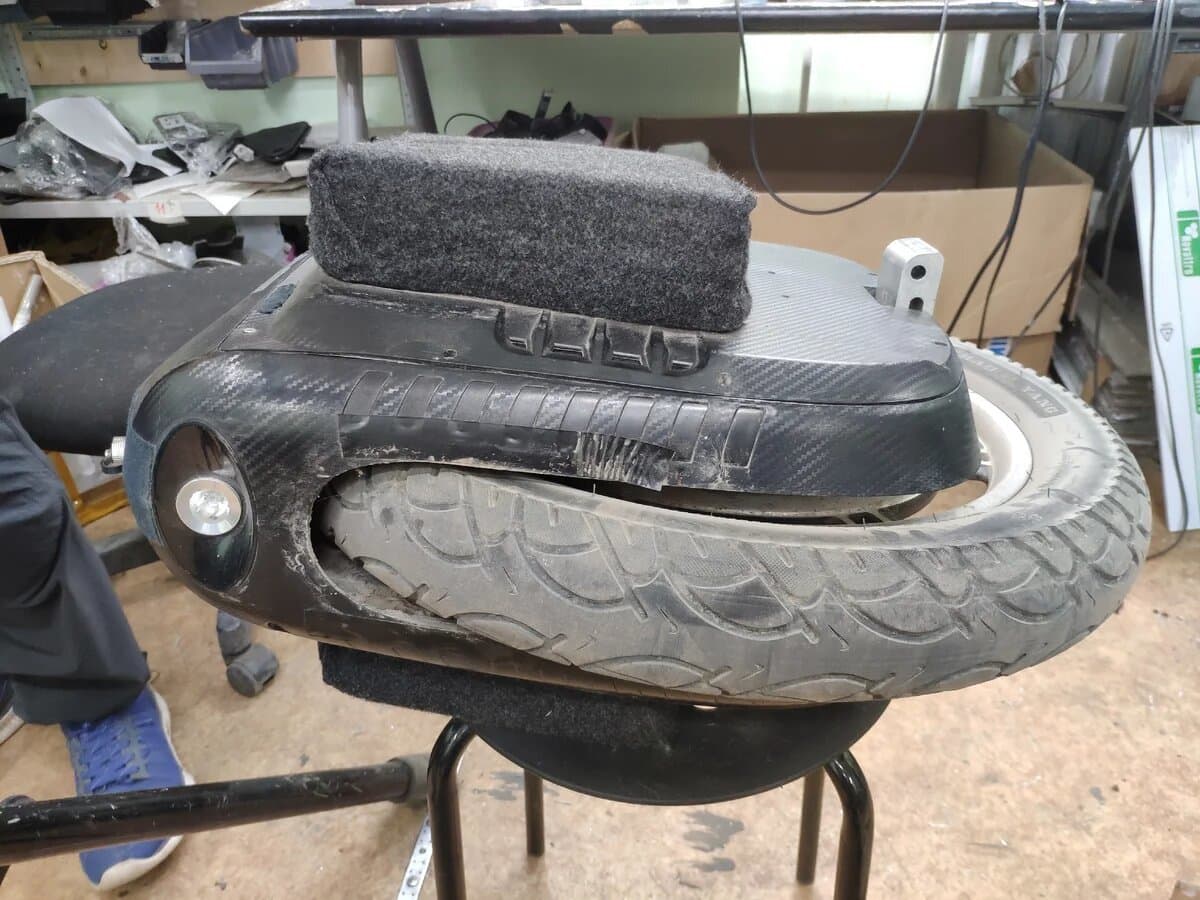 Снимаем боковую крышку