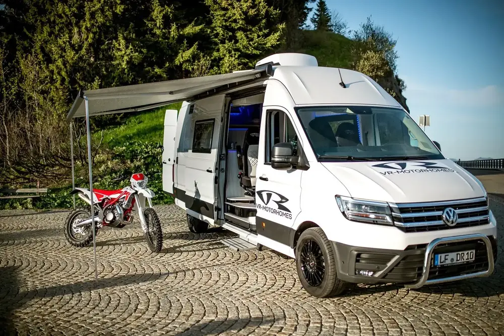 Типичный кастенваген на базе Крафтера