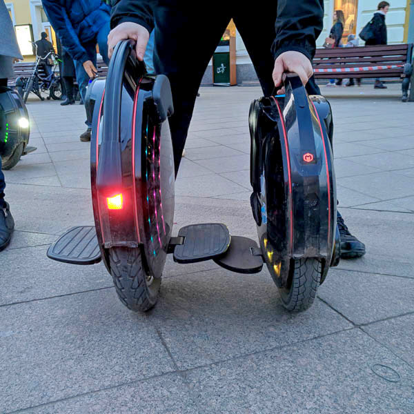 Высота педалей V10 vs Inmotion V8