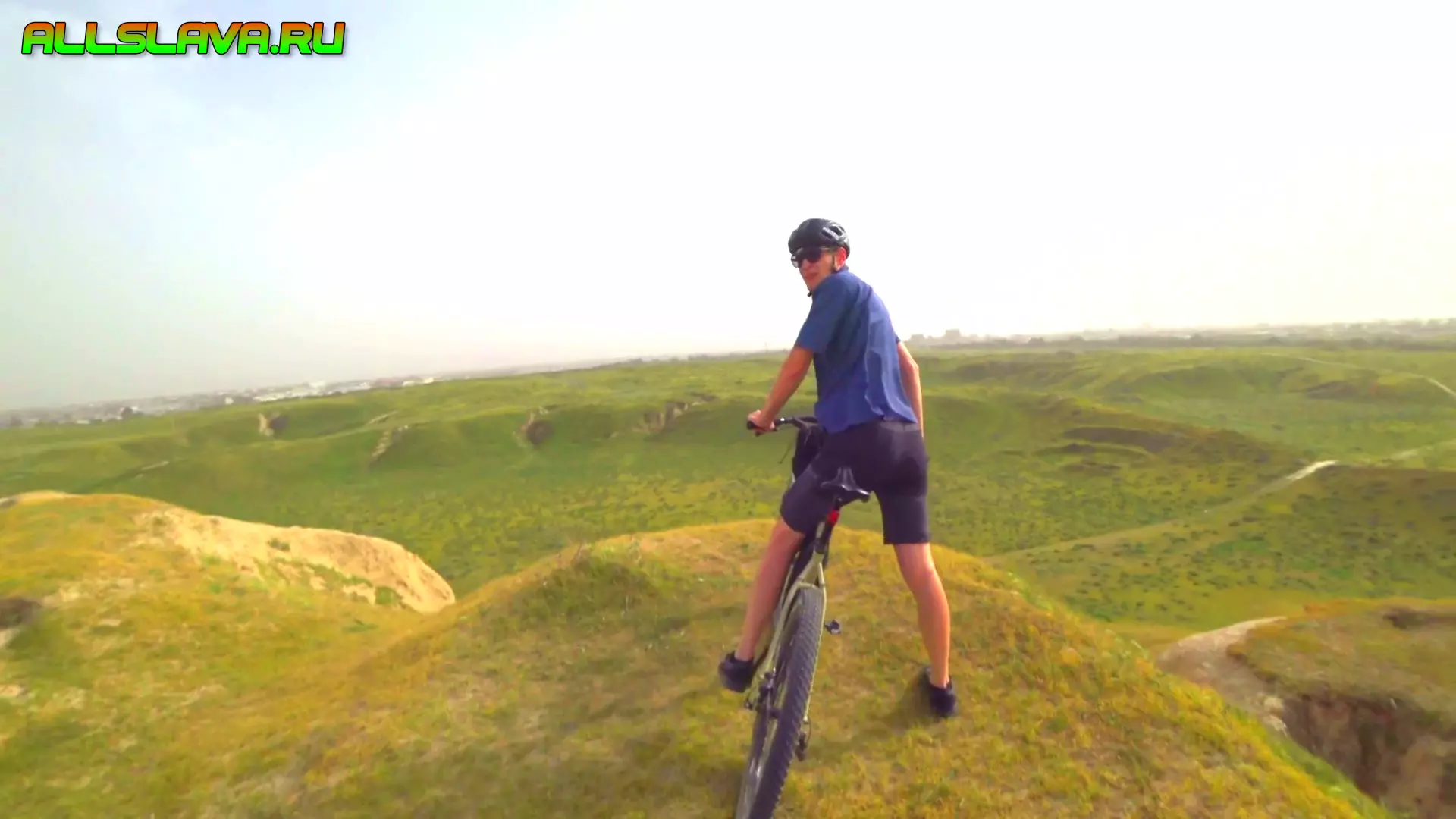 Афросиаб на моноколесе, секретная мечеть