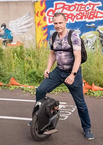 Александр Стеблецов на моноколесе