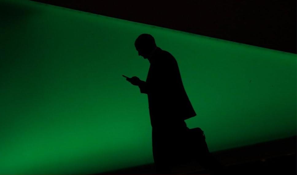 Как смартфоны и соцсети убивают наше время