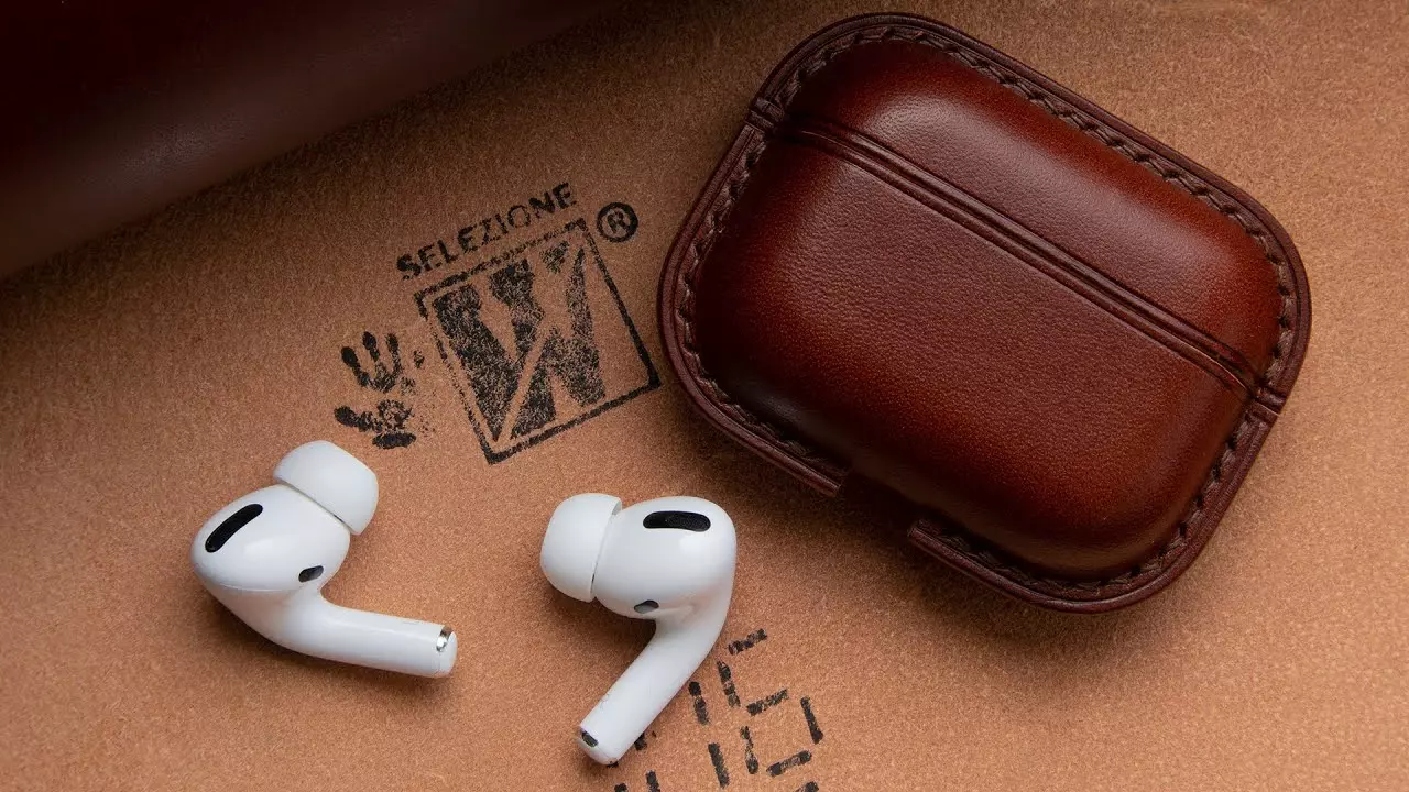 Кожаный чехол для AirPods
