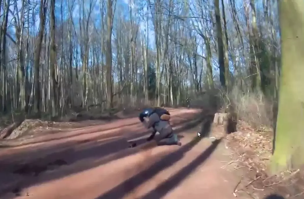 Отломилась педаль на большой скорости