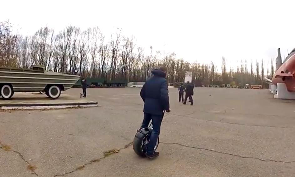 Самодельное моноколесо с рулем и сиденьем