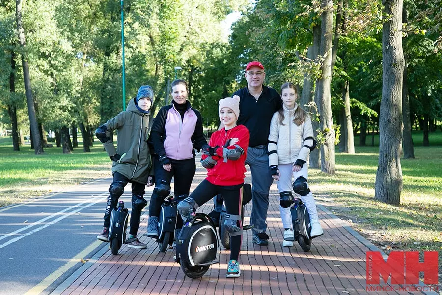 Семья Любич на моноколёсах