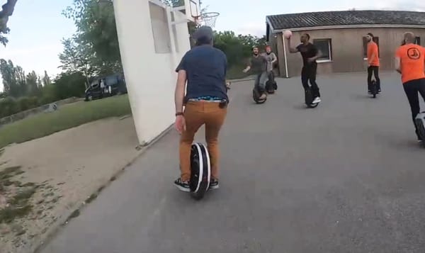 Баскетбол на моноколесе