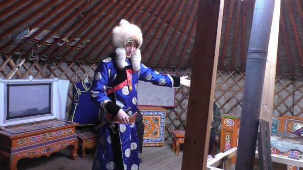 Как живут монголы. Монгольская юрта