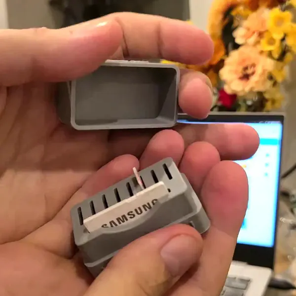 Коробочка для хранения и переноски SD и micro SD флешек распечатанная на 3D принетер