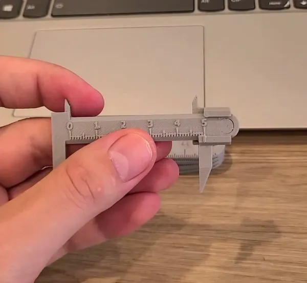 Мини штангенциркуль распечатанный на 3Д принтере