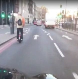 На моноколесе по трассе