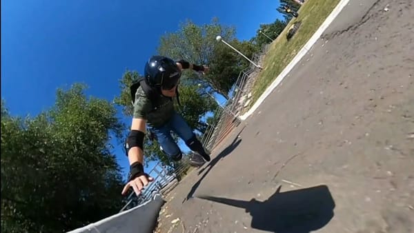 Падение на моноколесе. Езда по ступенькам