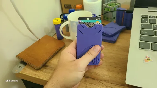 Пластиковая визитница своим принтером ))