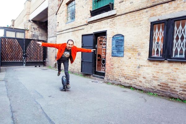 Тимур Артемьев на своем моноколесе